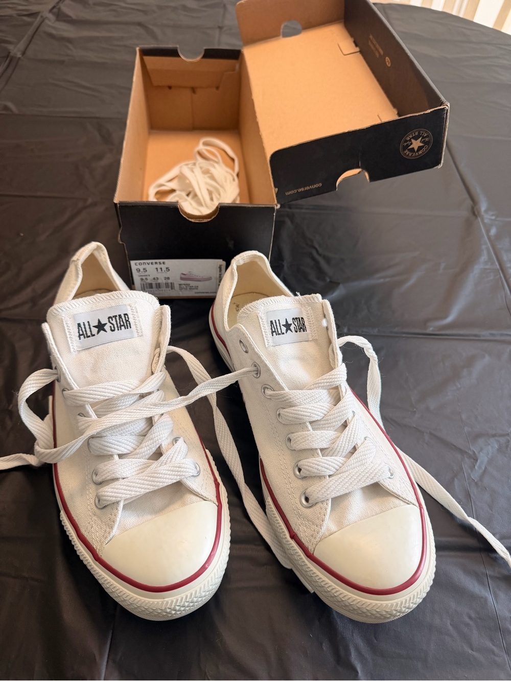 Converse Kids White Canvas Low-Top Sneakers with Red Stripe